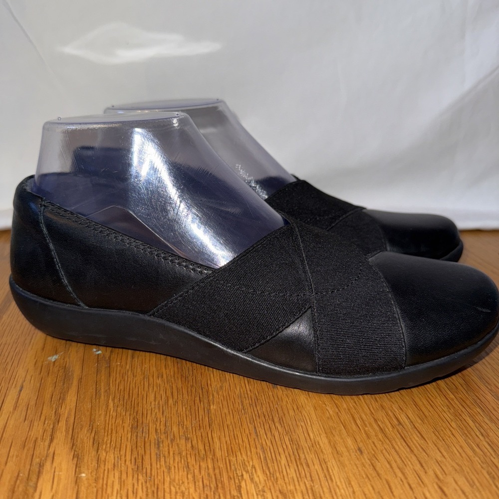Clarks Collection Cushion Soft Black Leather Slip On Loafers Flats Womens 7 M - Picture 3 of 8